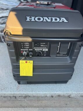 Honda Genator brand new taken out. box no hours used look like it too